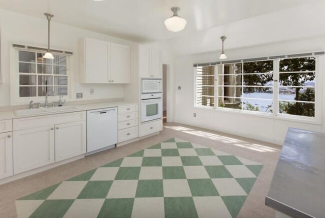 Building Photo - 4 bedroom in San Francisco CA 94123