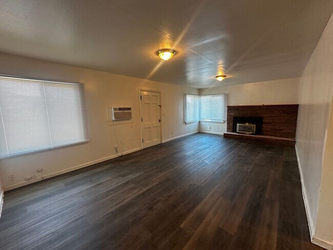 Foto del edificio - 3 Bedroom 1 bath house