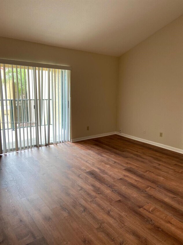 927 Riverside Dr Unit 337, Coral Springs, FL 33071 Room for Rent in