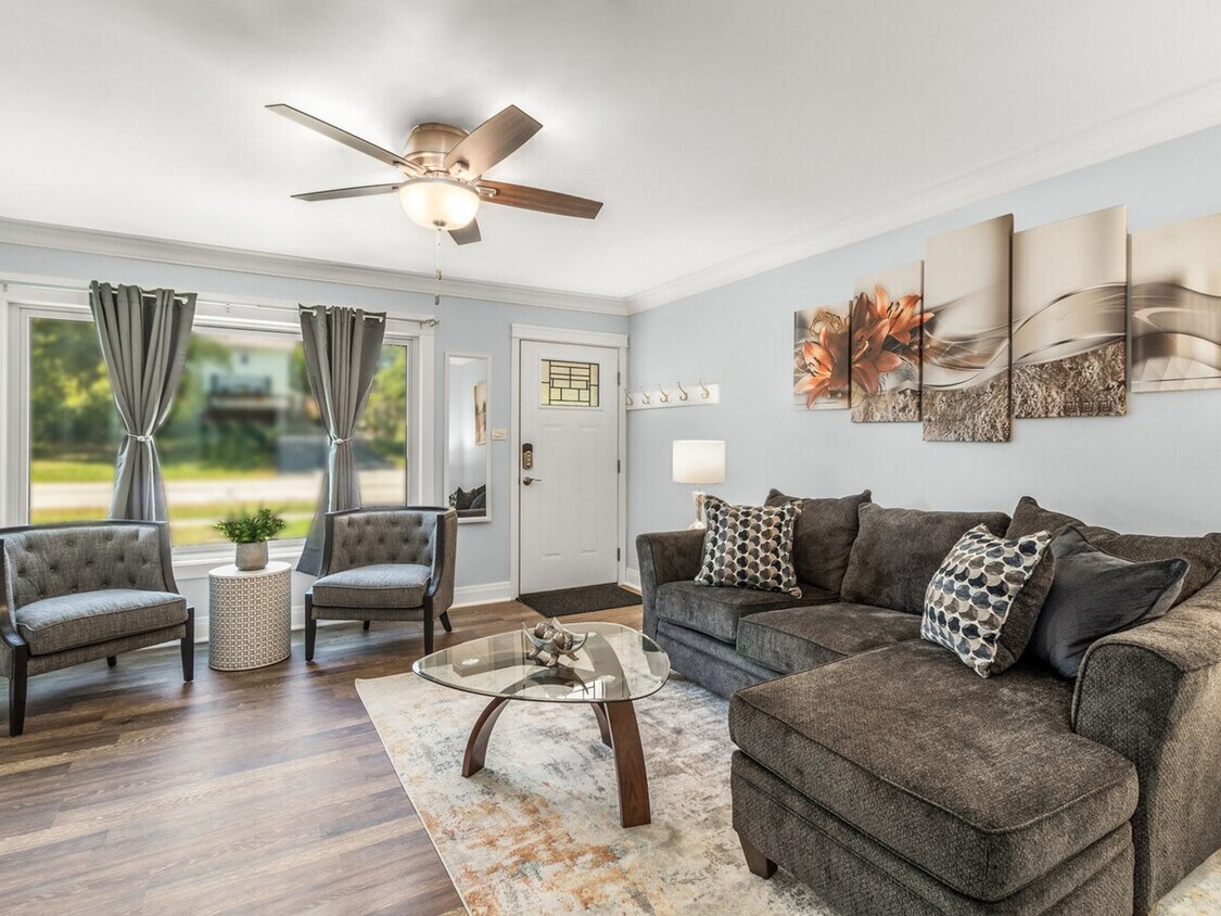 Foto principal - 5321 Webster St