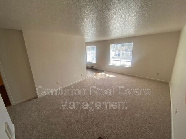 Building Photo - 1012 Bryan Ct