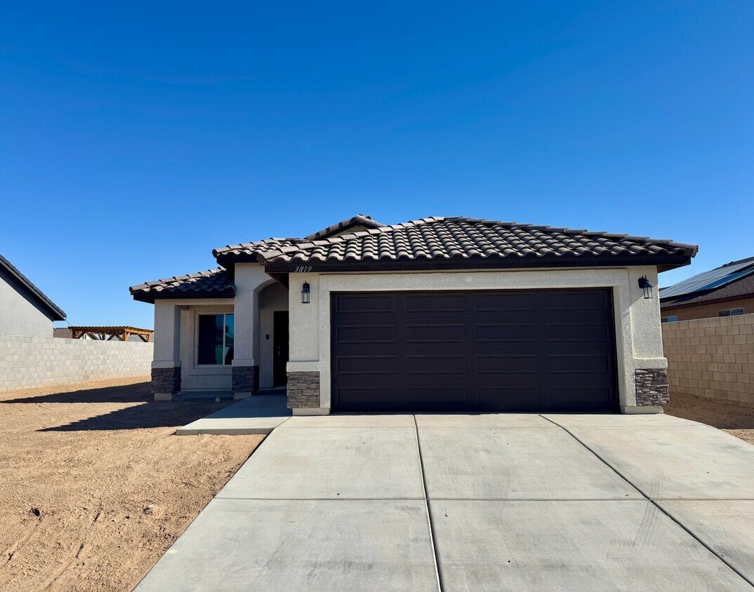 Primary Photo - Enjoy the Savings with the included Solar ...