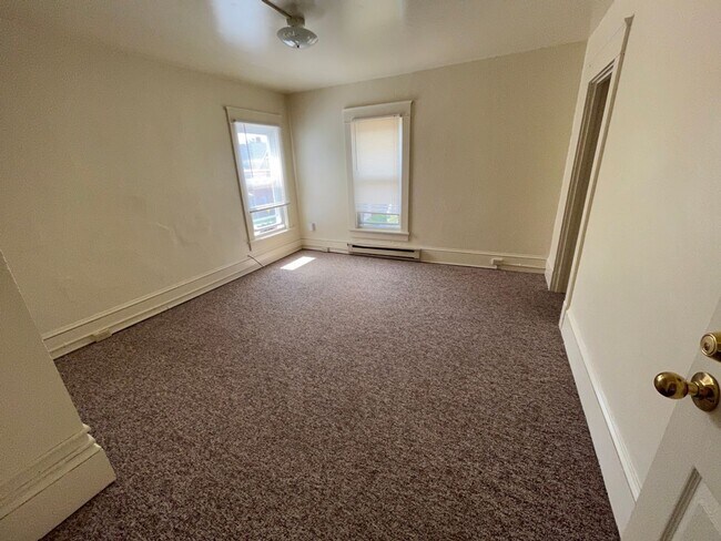 Foto del edificio - 400 S. Allen St.