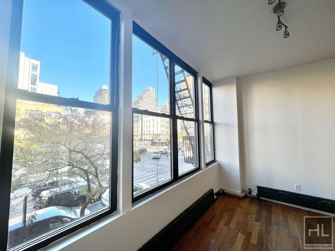 Foto principal - Massive and Sunny 1BR in LES!!