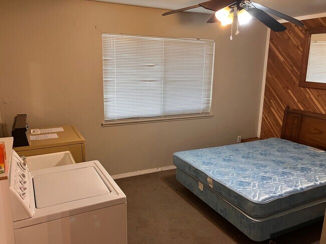 Foto del edificio - Furnished cabin for short term or long term lease