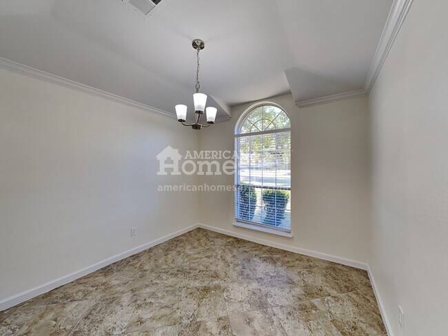 Foto del edificio - 2341 N Ridge Road