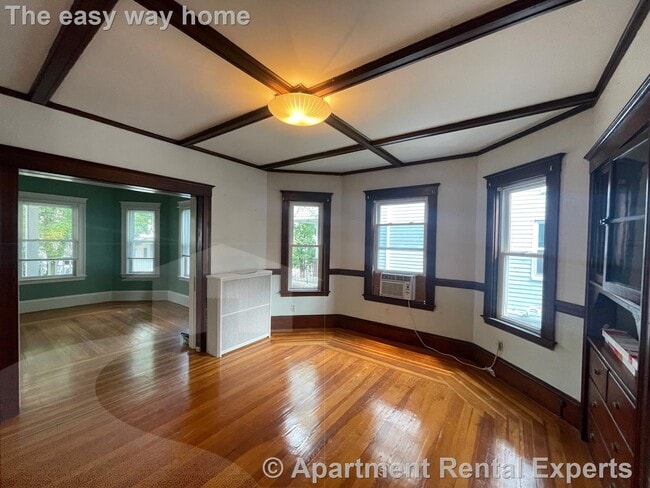 Building Photo - 14 Ossipee Rd