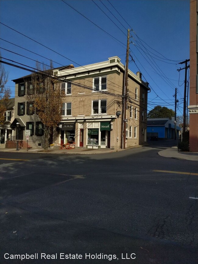 Building Photo - 630-634 N New St