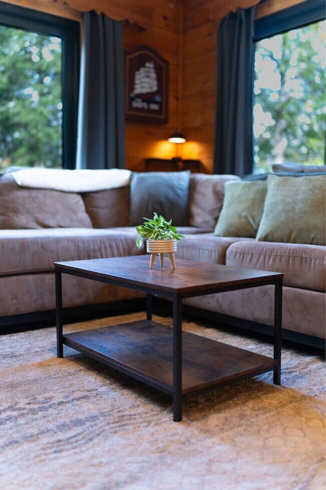 Building Photo - 49 B Silver Birch Ln