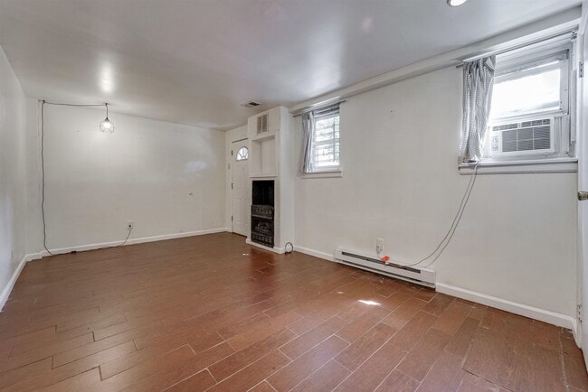 Building Photo - 354 1st St