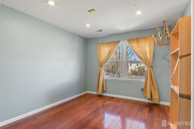 Building Photo - 12 Mershon Ln