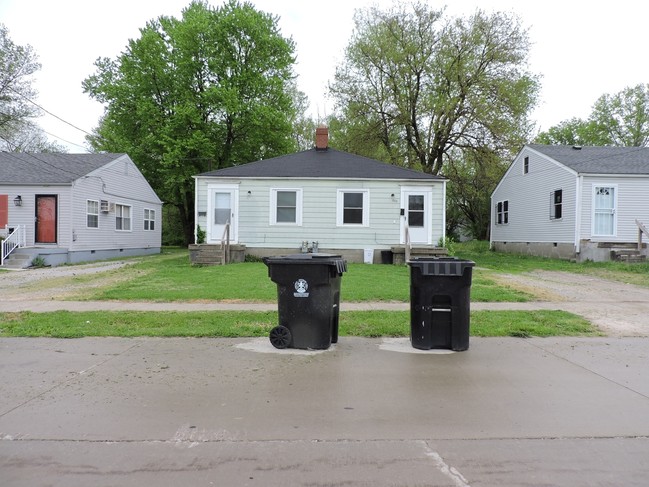 Building Photo - 4 Single Family/Duplex Rental Properties Pack