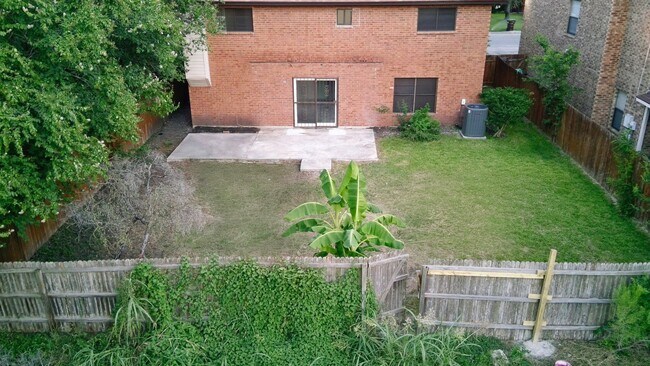 Foto del edificio - 8011 Sunshine Trail Dr