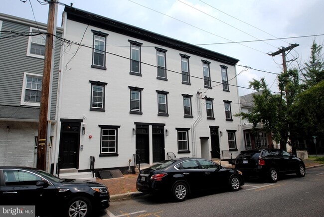 Building Photo - 23 E Union St