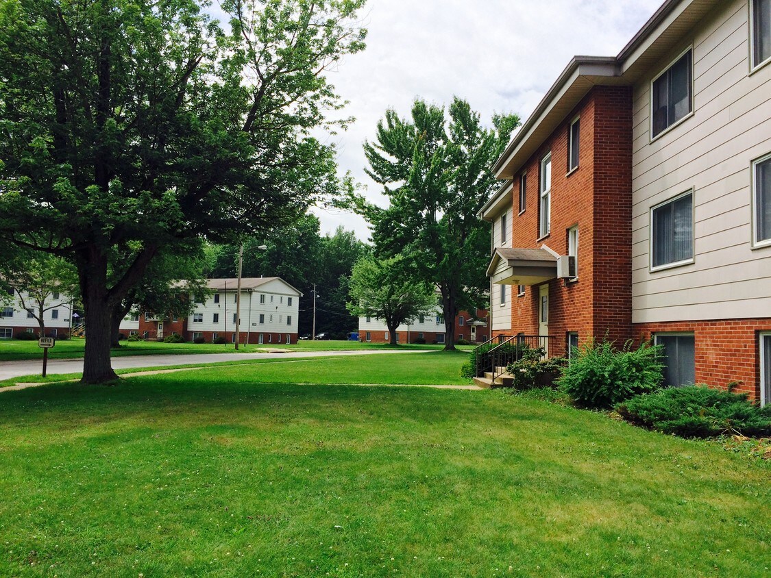 Seneca Oaks 10421096 Eastway Dr Youngstown, OH