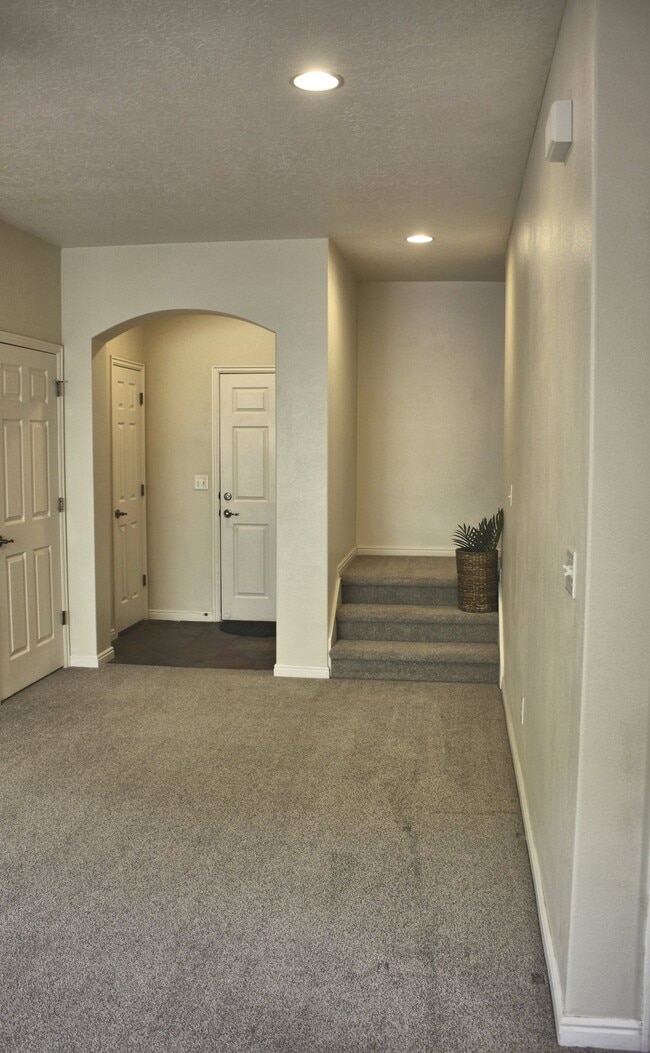 Foto del edificio - 1145 Canyon Meadow Dr