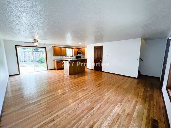 Building Photo - 2024-1102MF