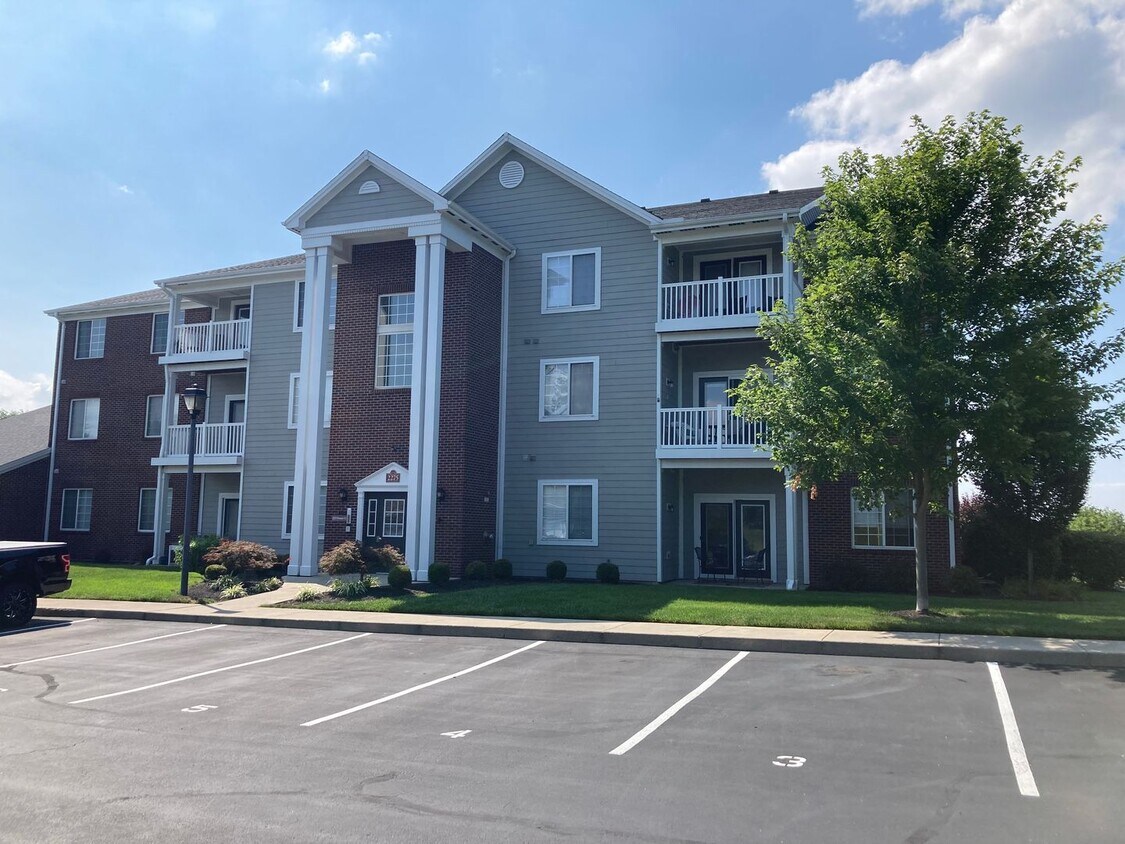 Primary Photo - 2 Bedroom, 2 Full Bath Condo w/an Office a...