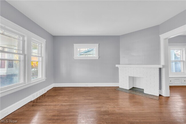 Foto del edificio - 1239 W 115th St