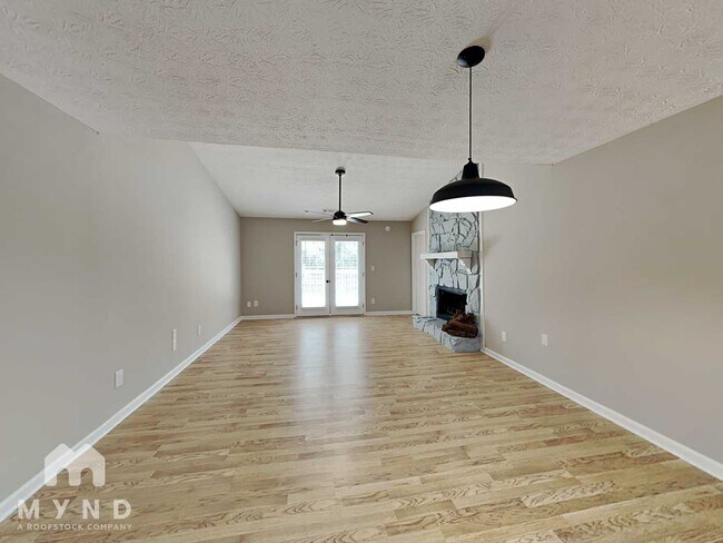 Foto del edificio - 134 Oak Cir S