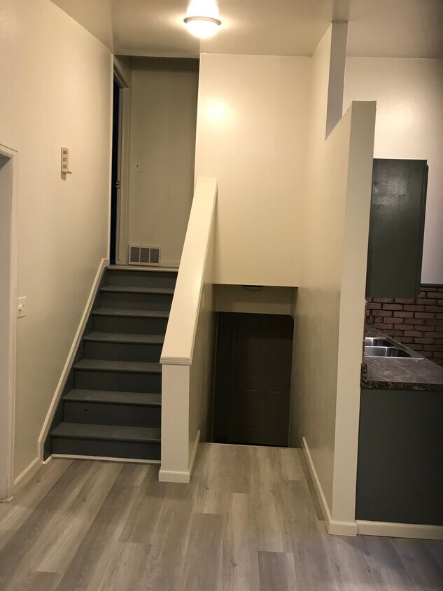 Foto principal - 4850 E Wesley Pl