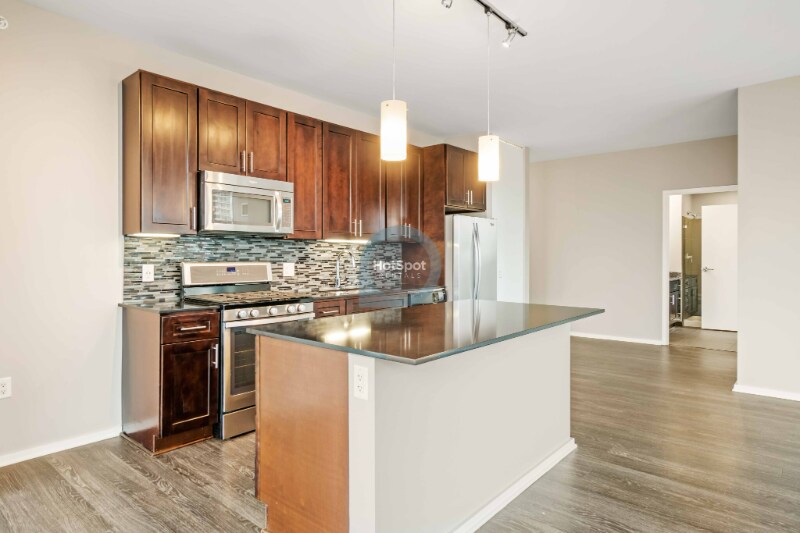Primary Photo - 132 N Desplaines St