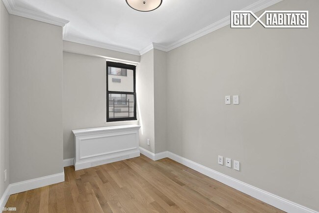 Building Photo - 160 E 88th St