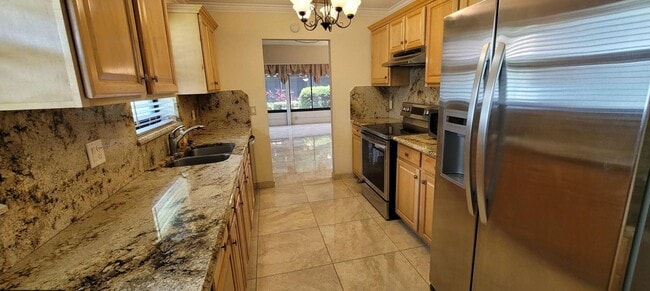 Foto del edificio - 6060 Baywood Ln