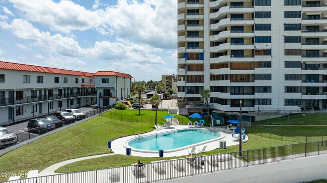 Foto del edificio - 1420 N Atlantic Ave
