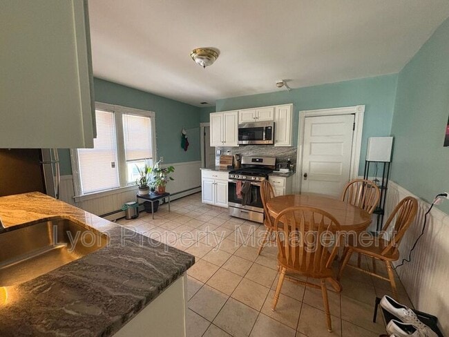 Foto del edificio - 250 Sayles Ave