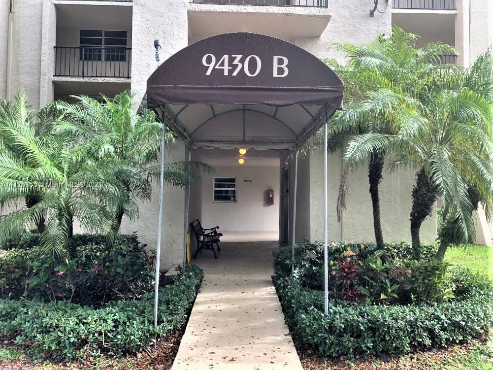 9430 Poinciana Pl Unit 215, Davie, FL 33324 Condo for Rent in Davie