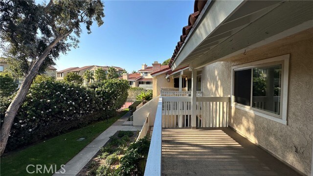 Primary Photo - 19215 Shoreline Ln