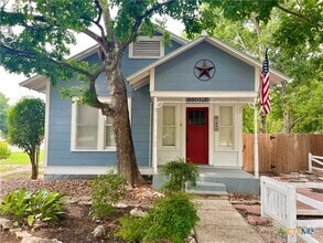 Building Photo - 1390 Cross St