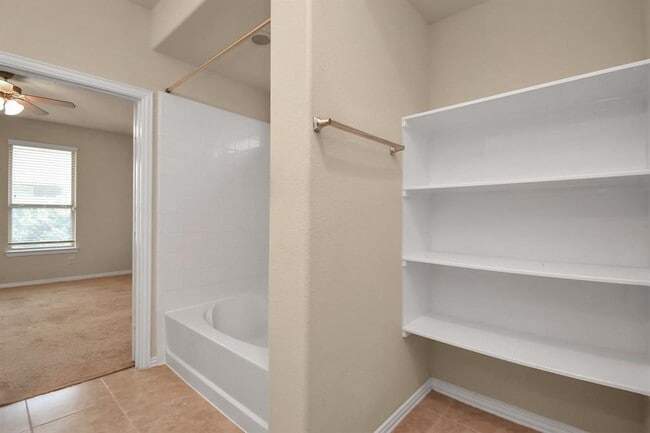 Building Photo - 1605 Summer City Dr
