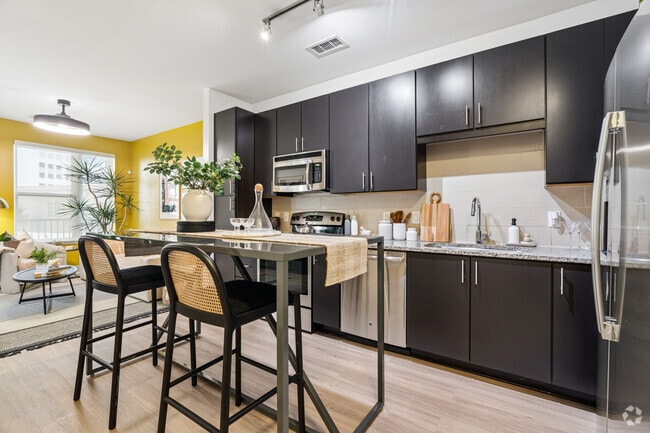 A1A 1BR, 1BA - 612SF - Kitchen - Bell Terminus