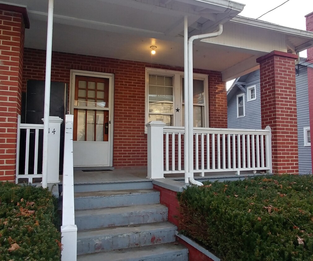 Front Porch Entrance - 141 Greenbrier Ave