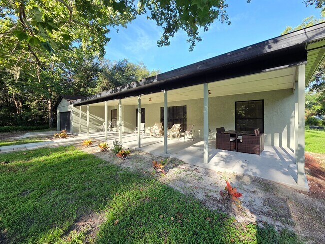 Foto del edificio - 2200 Retreat Rd