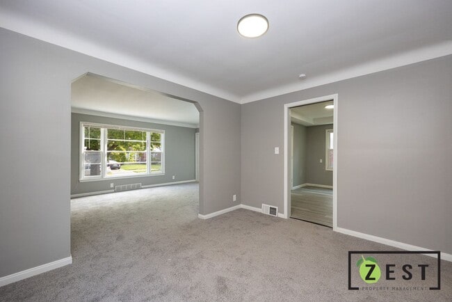 Foto del edificio - 5235 Chatsworth St