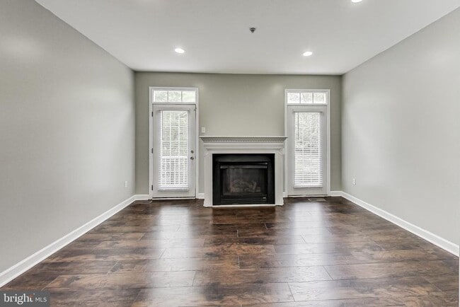 Building Photo - 3274 Amazon Ln
