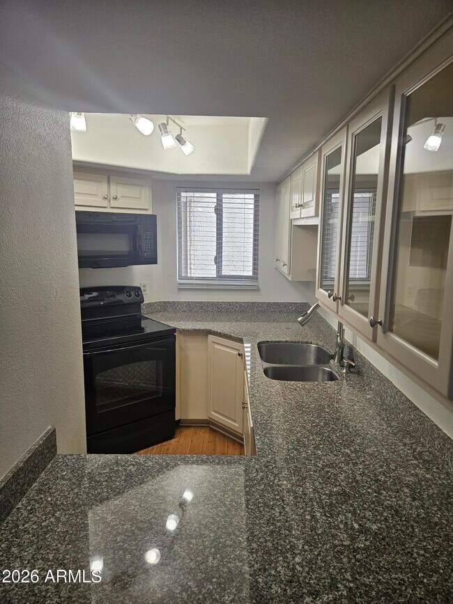 Foto del edificio - 885 N Granite Reef Rd