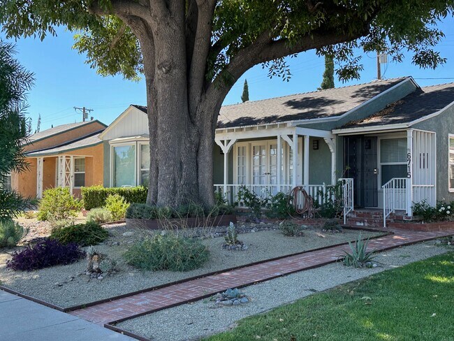 Building Photo - 6715 McLennan Ave