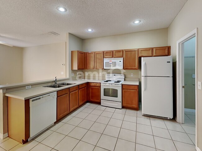 Foto del edificio - 4470 Waterside Pointe Cir