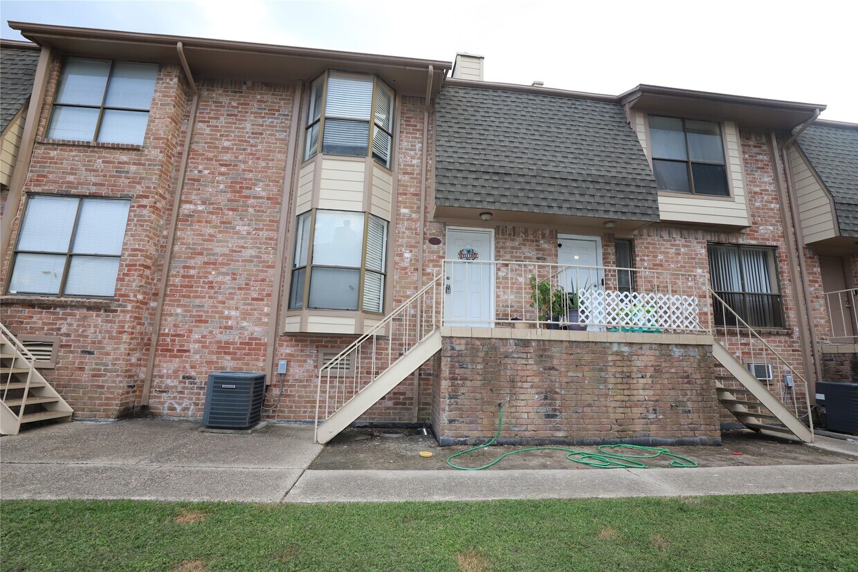 Foto principal - 2103 Place Rebecca Ln