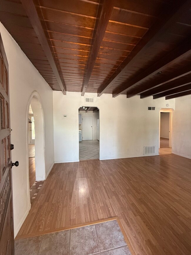Building Photo - 2834 Montclaire Dr NE