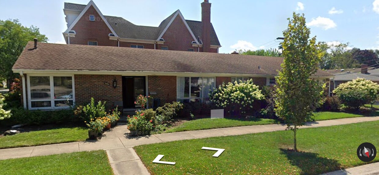 Primary Photo - 1620 S Washington Ave