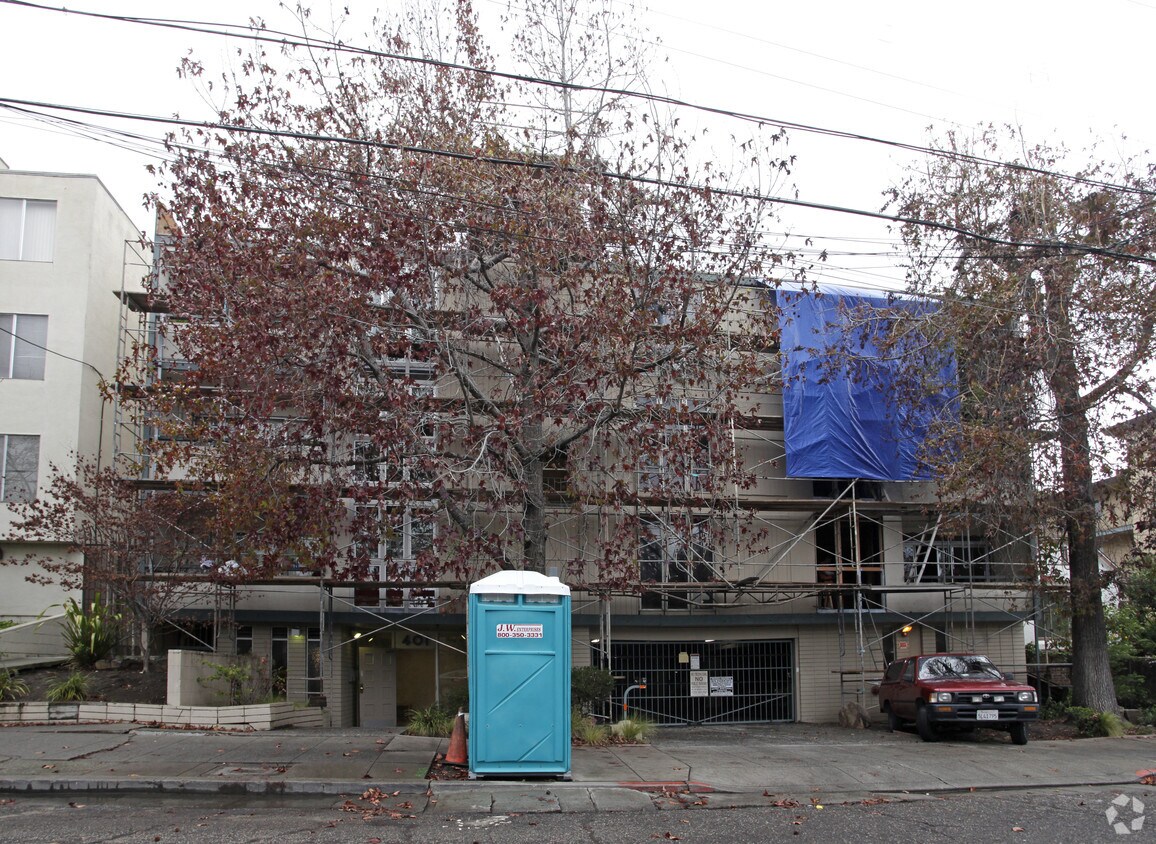 Building Photo - 401 Vernon St