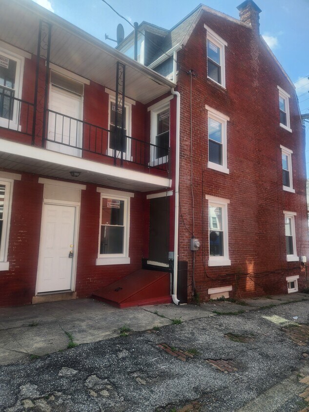 Building Photo - 364 W Philadelphia St