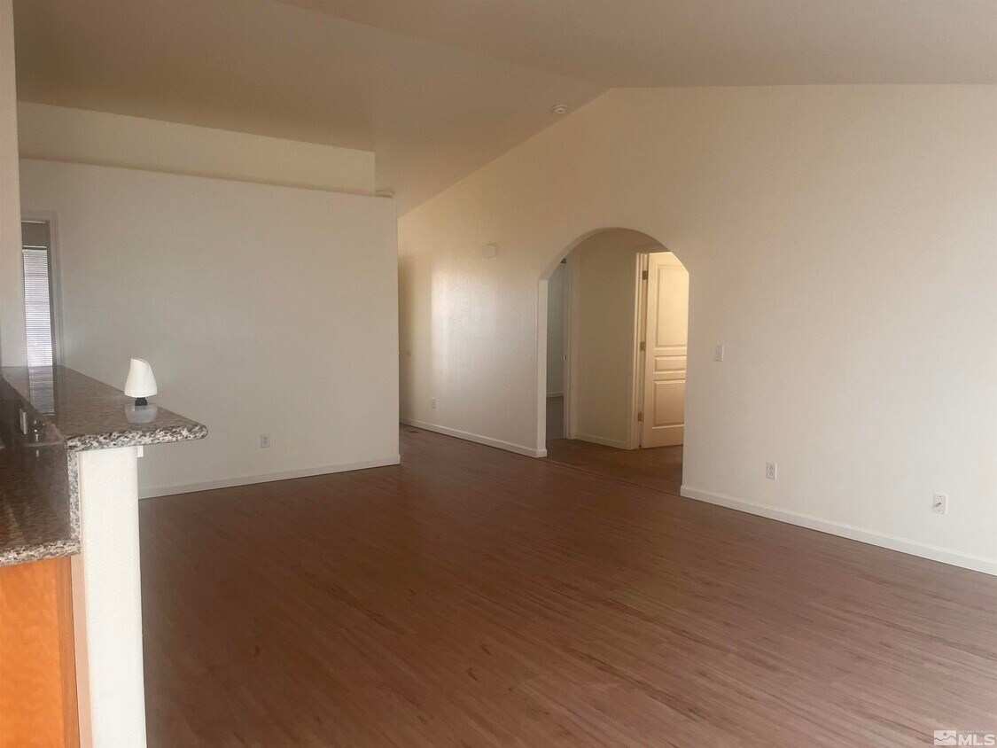 Foto del edificio - 1637 Meadows Ave