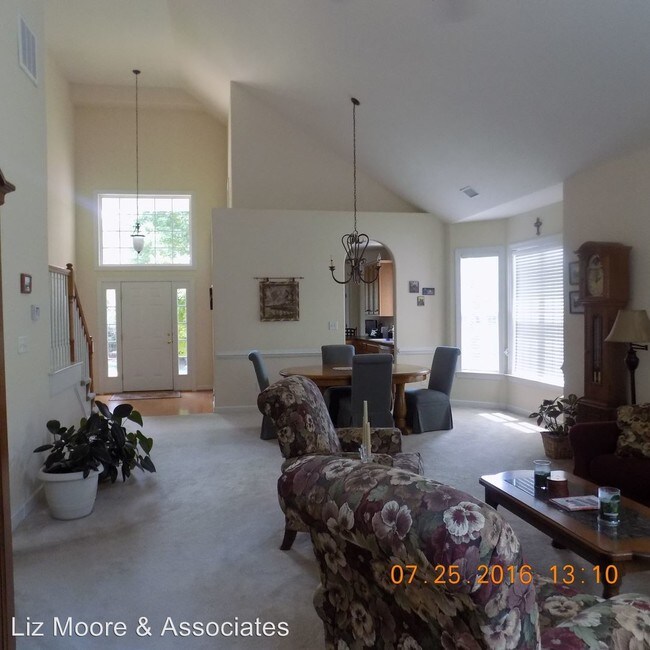 Foto del edificio - 5208 Hillside Way