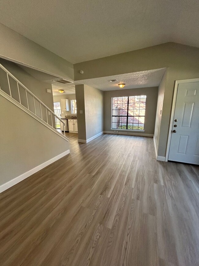 Building Photo - Come and see this well-kept beautiful home today!